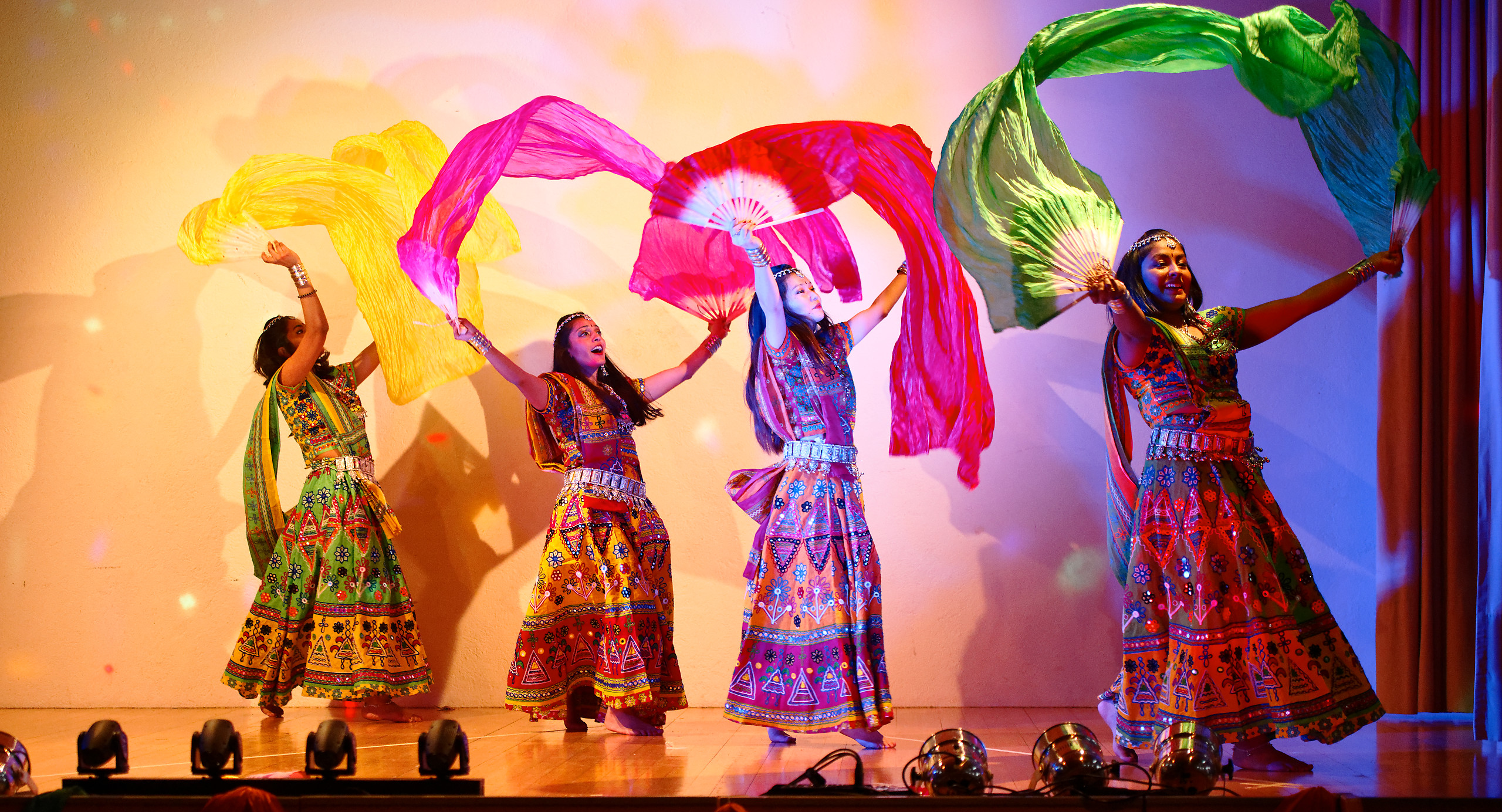 Royal Ghoomar Performance